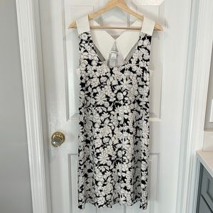 Club Monaco black and white silk floral dress. Size 6